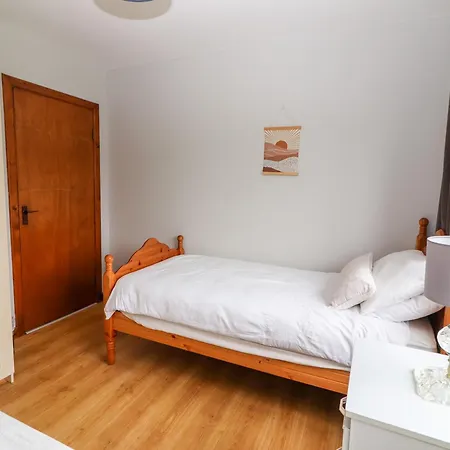 Holiday home Lyreboy Gortrelig